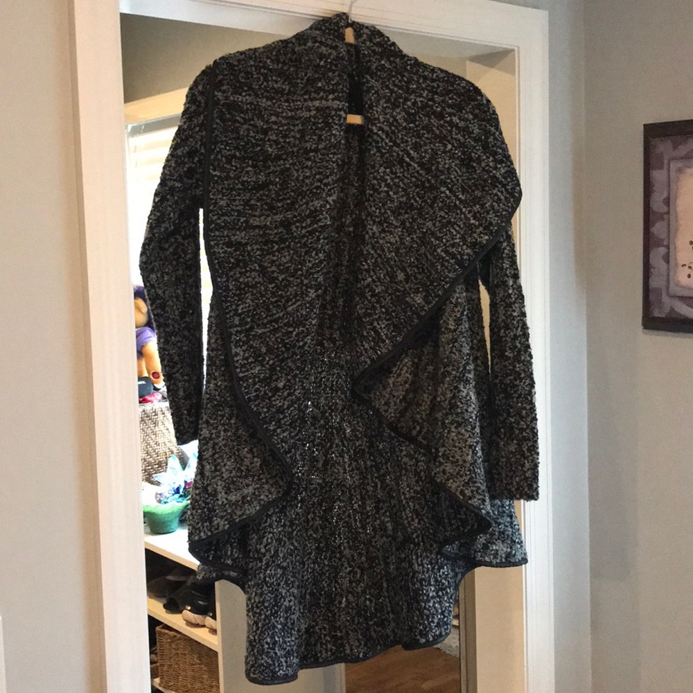 Black and gray fashion cardigan